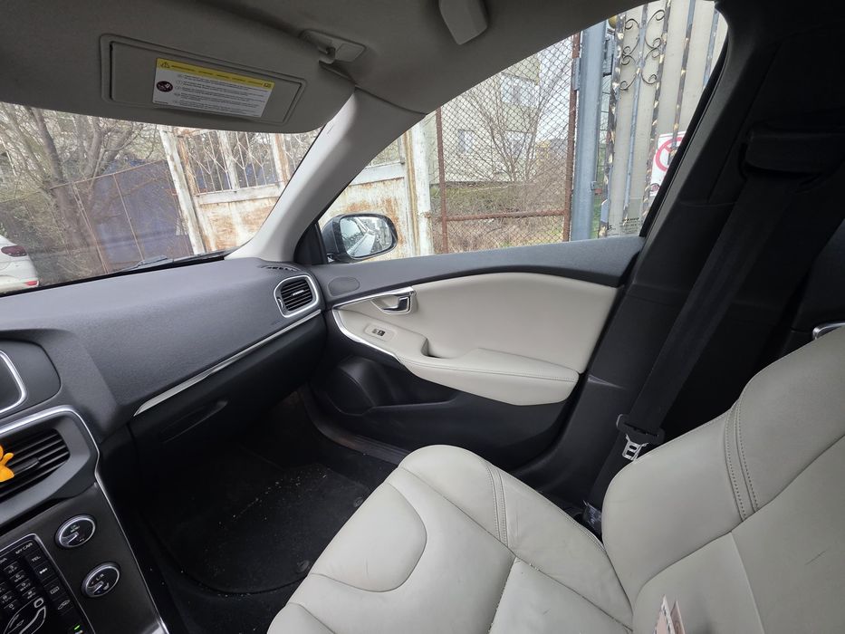 Volvo V40 (2013) • 1.6 D2 • 115 CP • Consum foarte redus • Navigație,