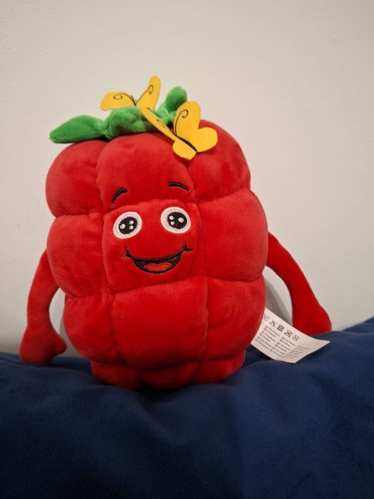 Плюшена играчка червен плод