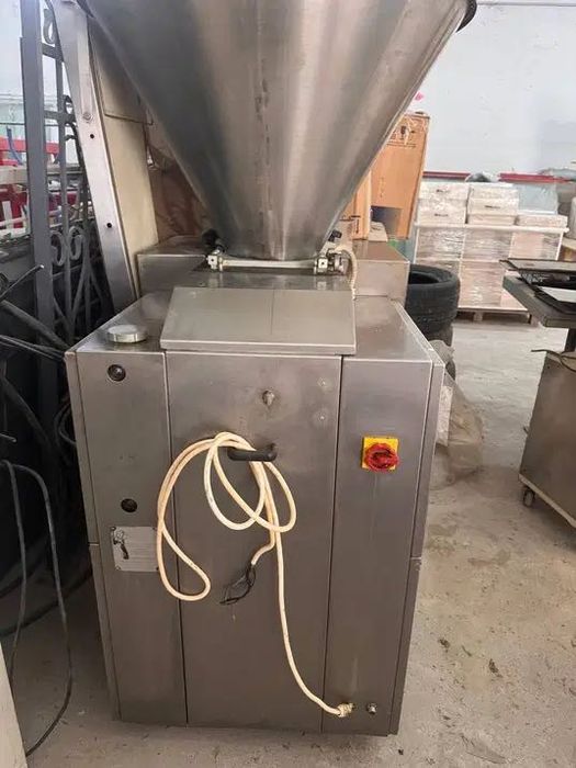 Тестоделительна машина