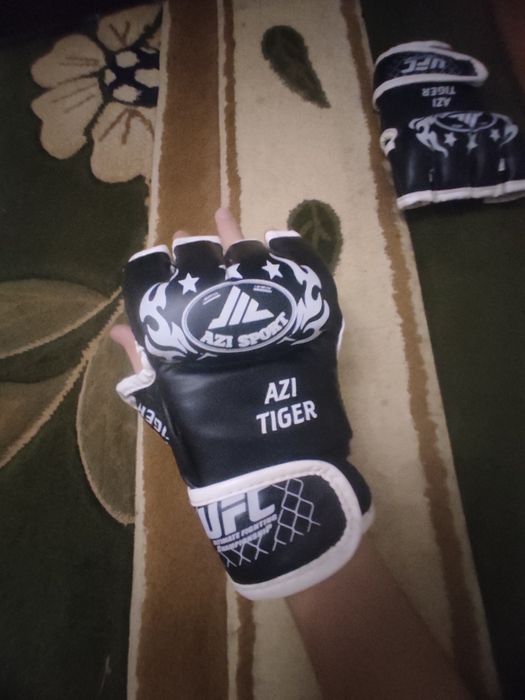 MMA Uchun Shlem va Perchatki