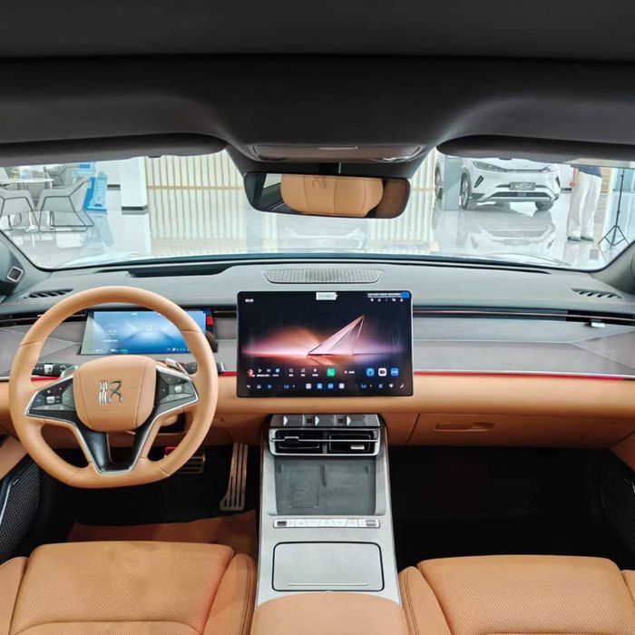 Han L 4wd flagship 601 km