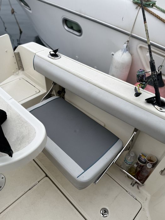 Продавам лодка QUICKSILVER 625 PILOTHOUSE + чисто нов колесар купуван