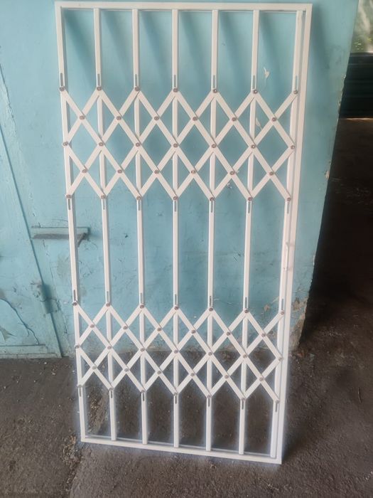 Дверь решётка,  металлическая