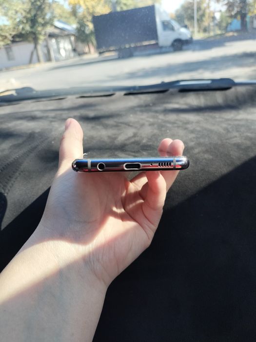 Samsung s10 в идеальном состоянии