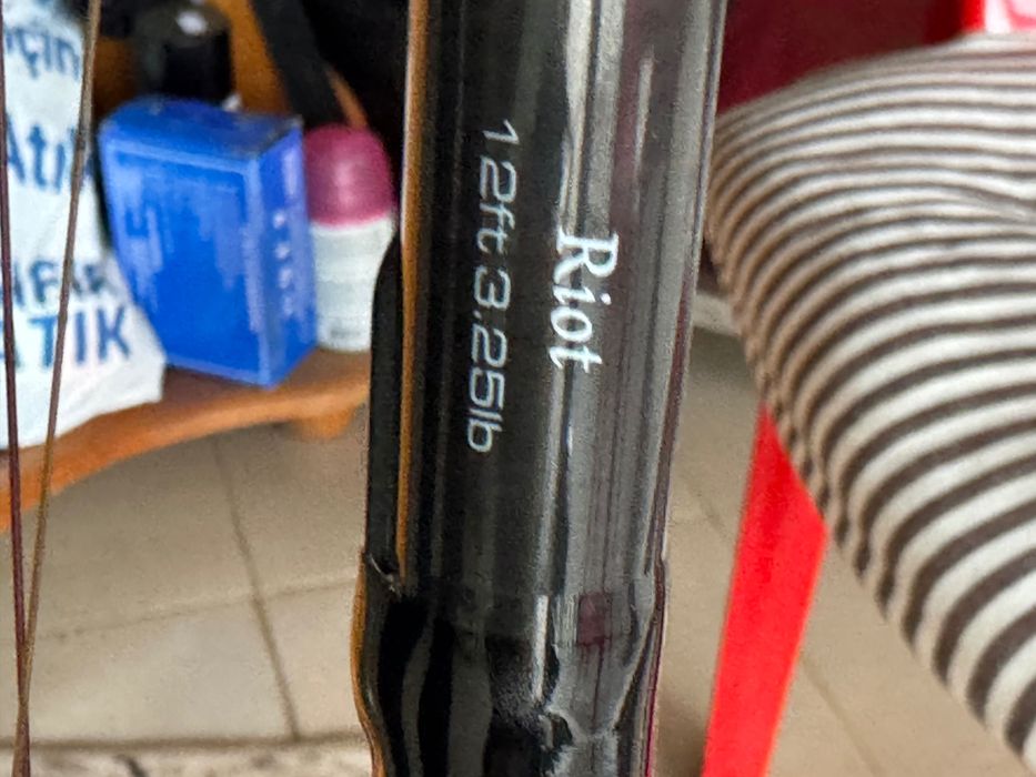 Въдици,стойка,аларми и калъф