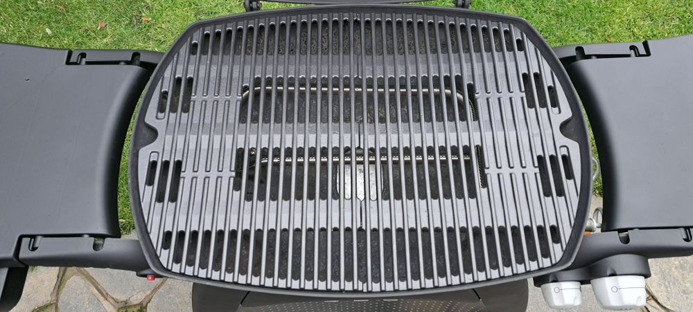 Газово барбекю Weber Q320 с чисто нови скари и горелки0