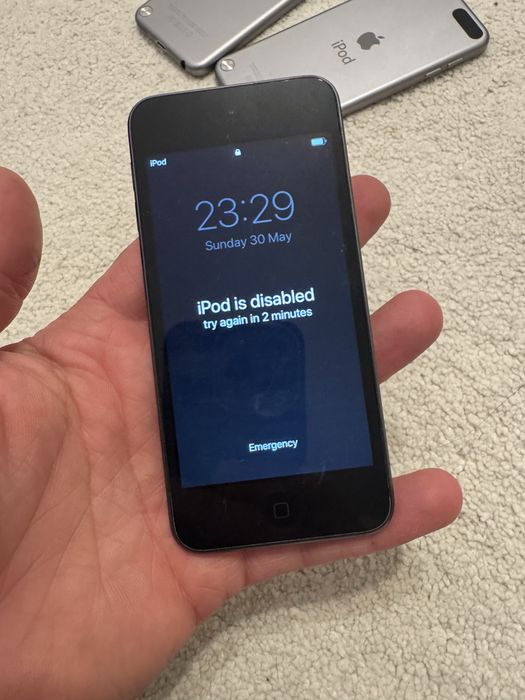Ipoduri touch generatie 5 si 6 blocate