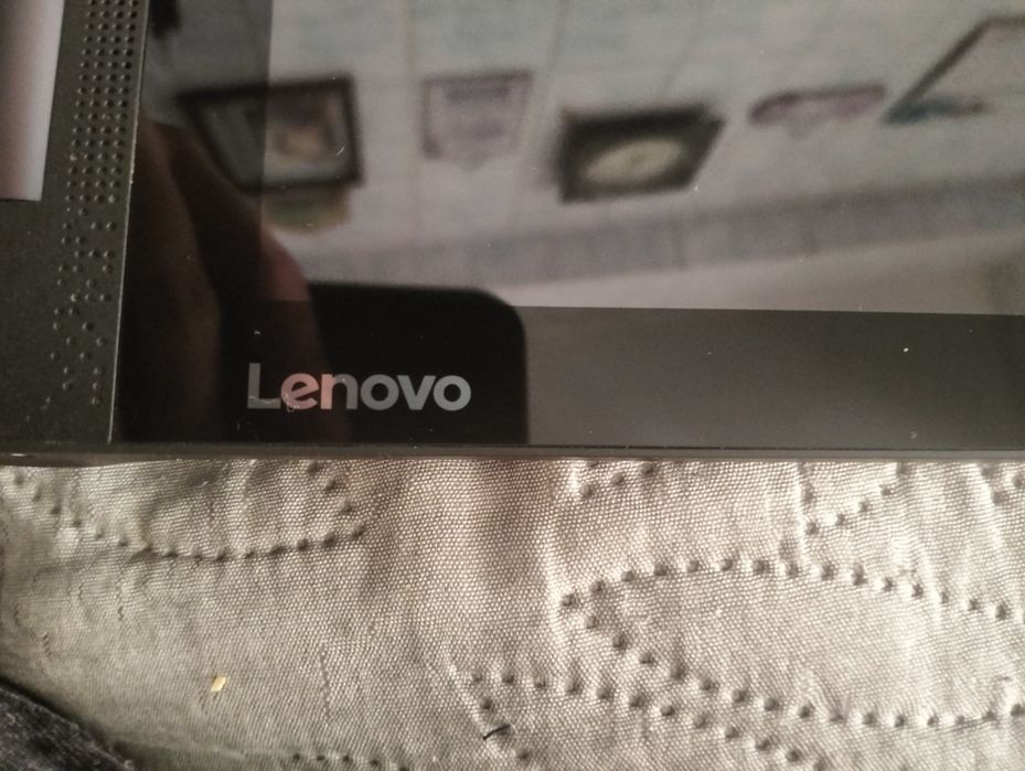 Tableta Lenovo neagra