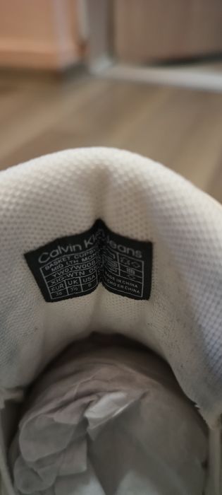 Calvin Klein оригинални дамски бели кецове, 36 н.
