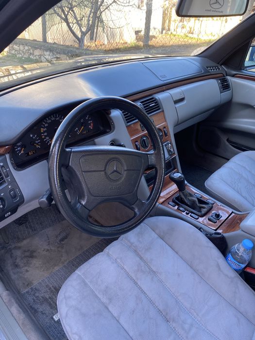 Mercedes E200 бензин-газ