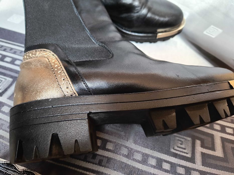 Дамски кожени боти