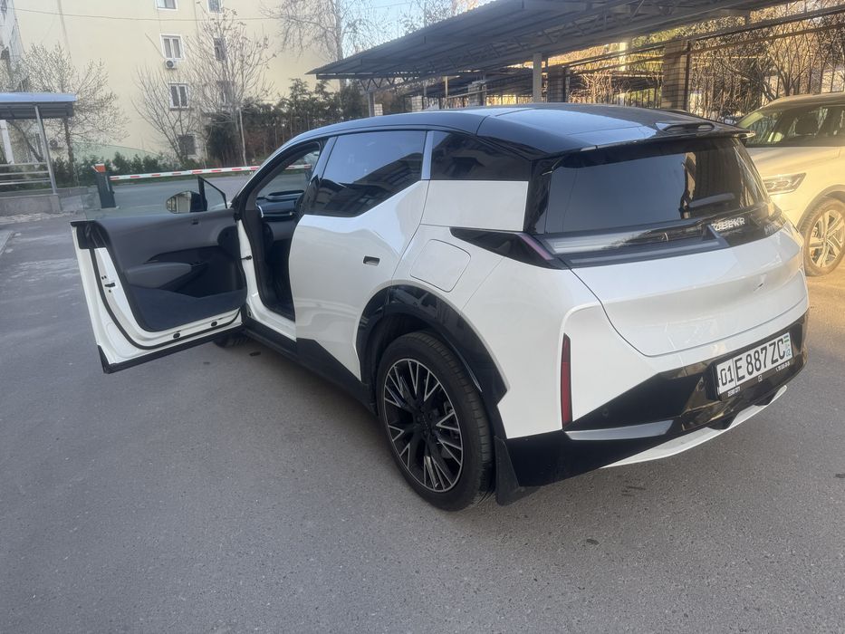 Продам Zeekr X Awd, офицальная своя машина!