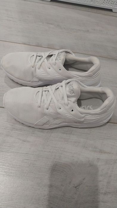Кецове Guess и ASICS 32 номер