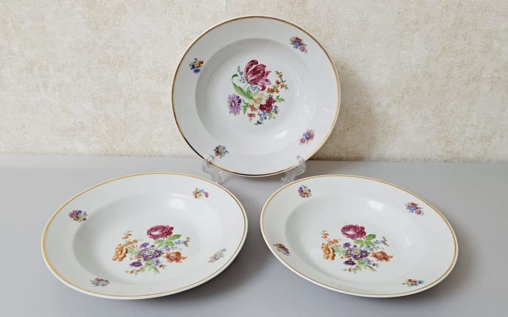 Тарелки фарфоровые Дулево