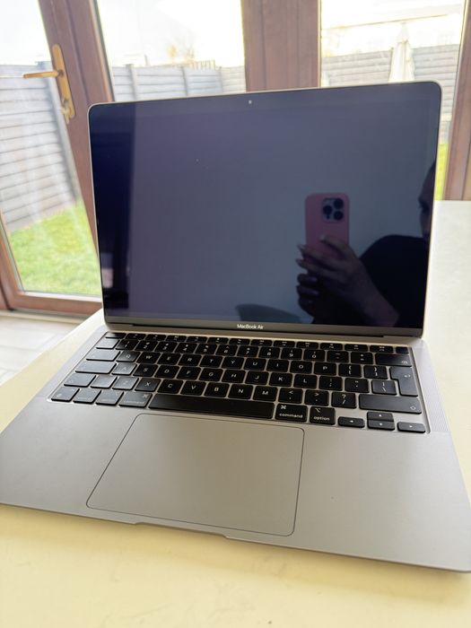 MacBook Air Apple M1 13,3”-8 GB RAM/256 SSD-stare impecabila