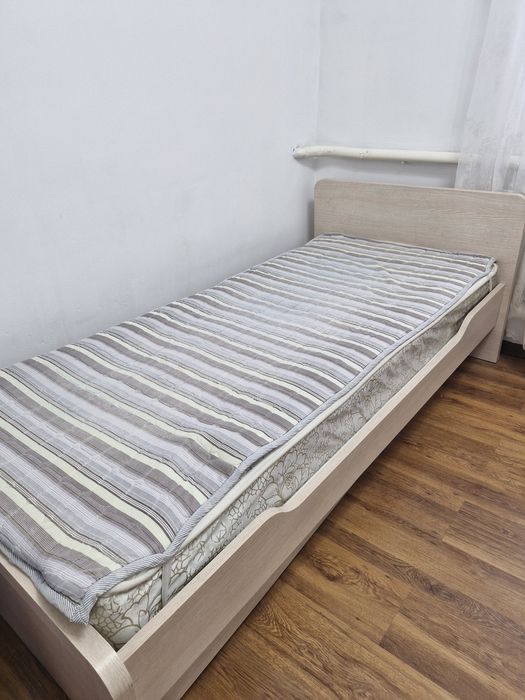 Продам кровать односпалка