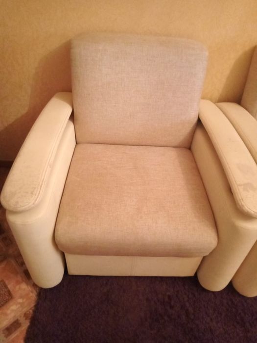 Продам диван для гостиной