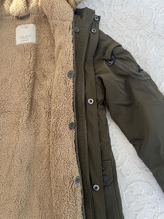 Яке с качулка Zara