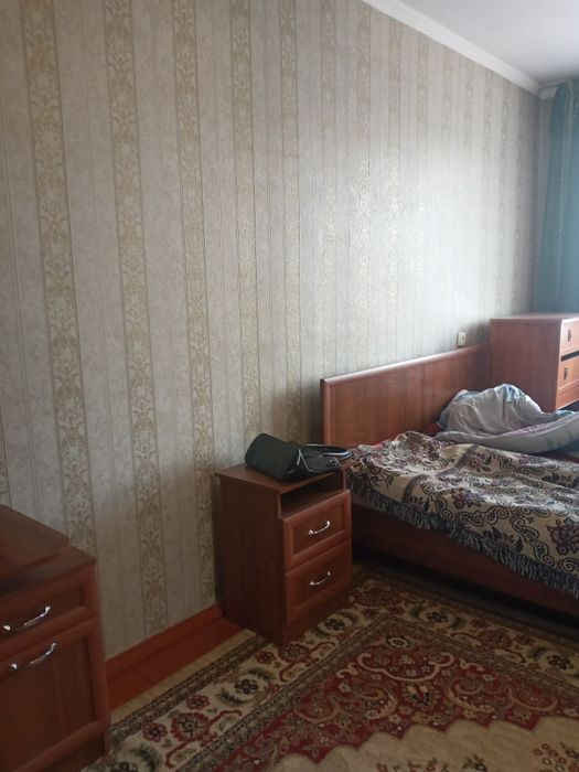 Спальний  гарнитур  90 000