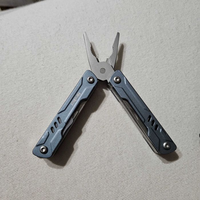 Продавам мини мултитул ключодържател Nextool mini sailor 11 В 1