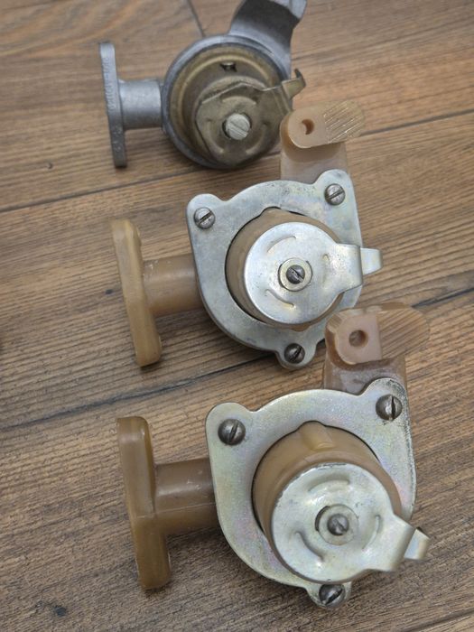 Vand piese Lada 1200, set segmenti,pivoti,,etc