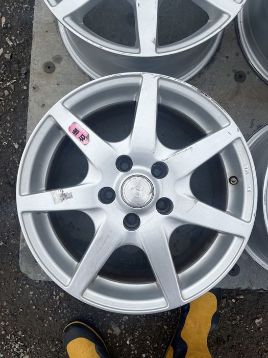 Диски r16 в отличном состоянии 5x114.3