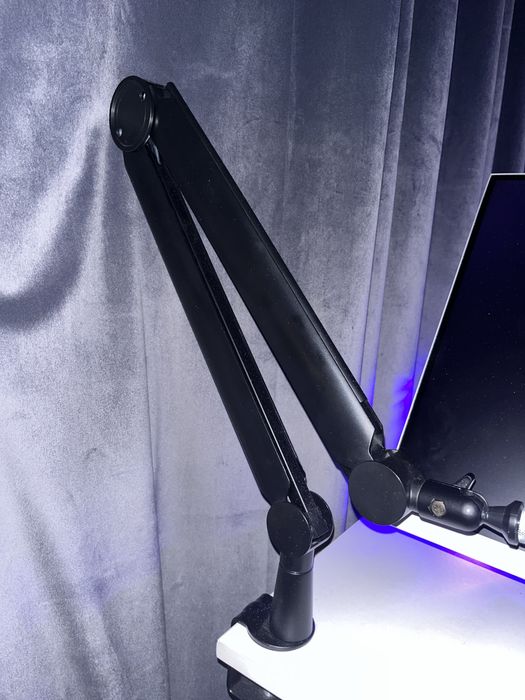 Продам микрофон Fifine Am8