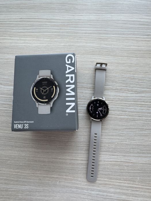 Смарт часовник Garmin Venu 3S
