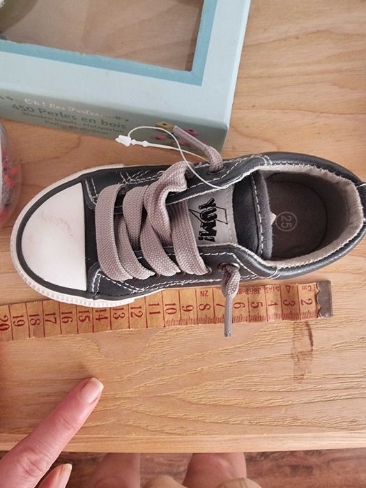 Нови детски обувки + 1 чифт подарък