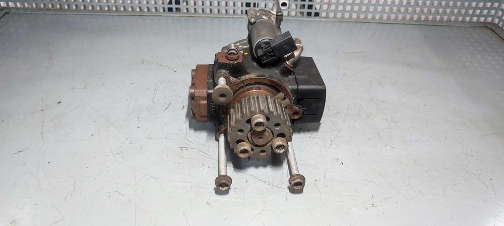 Pompa inalte volkswagen vw passat b6 CAY 1.6 tdi 105 cp cod 03L130755E