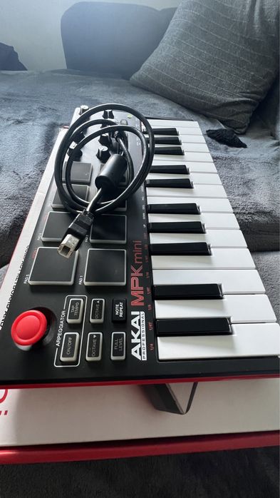 Vând APK mini controller studio
