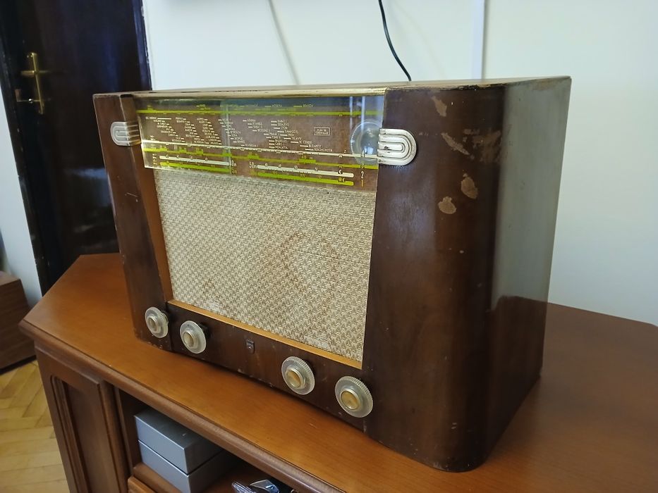 Radio  cu lămpi Philips BX500A an 1950