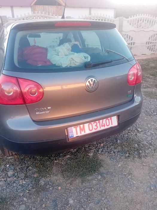 Vand golf 5  merge foarte bine