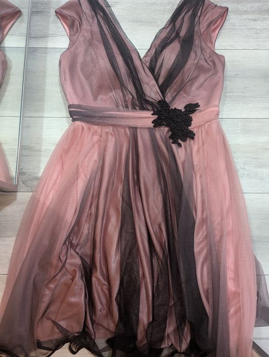 Vand rochie de ocazie cu tull,marimea 44