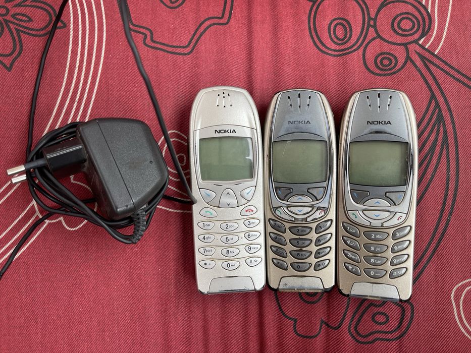 Vand Nokia 6310i si 6210