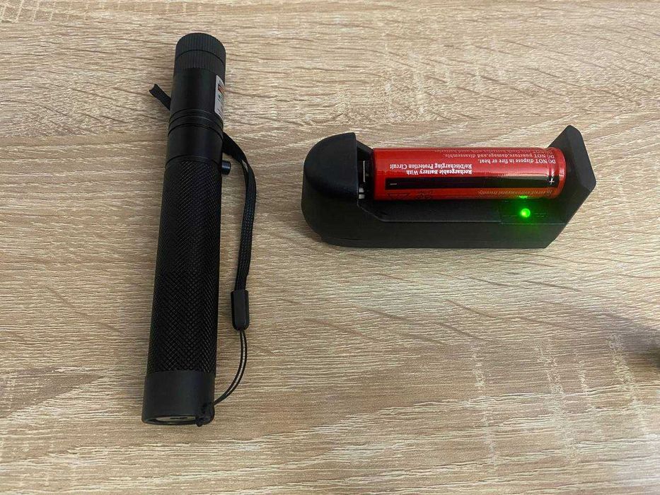 Лазерная указка "Laser 303"