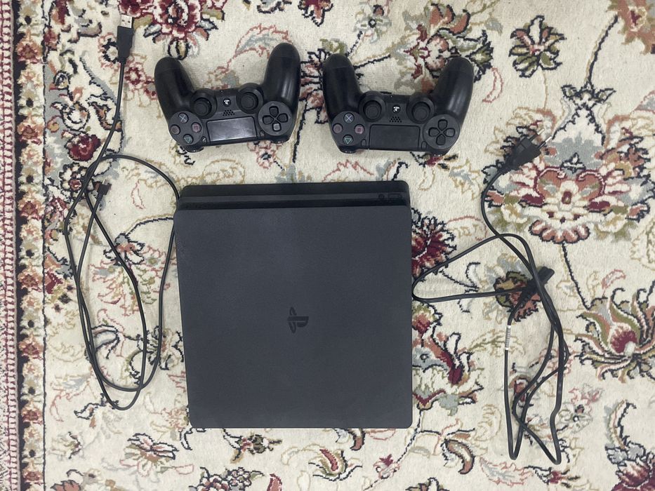 PS 4 Slim 1 TB с играми