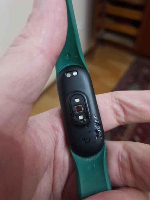 Продам Mi band 5