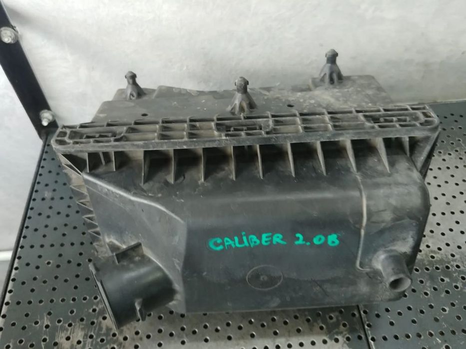 carcasa filtru aer dodge caliber 2.0 b dupa 2006  04891700ac