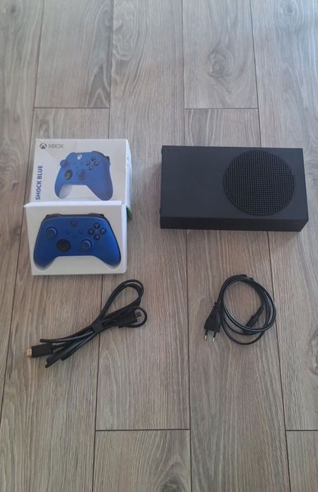 Vand Xbox Series S negru 1TB SSD in stare foarte buna, o maneta+Cablu alimentare+Cablu HDMI+Manualele de utilizare originale+Cutia originala Prahova