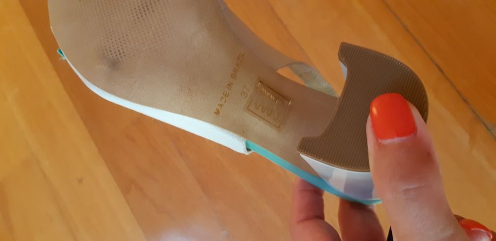 Sandale 36 /37 piele gri noi Epica