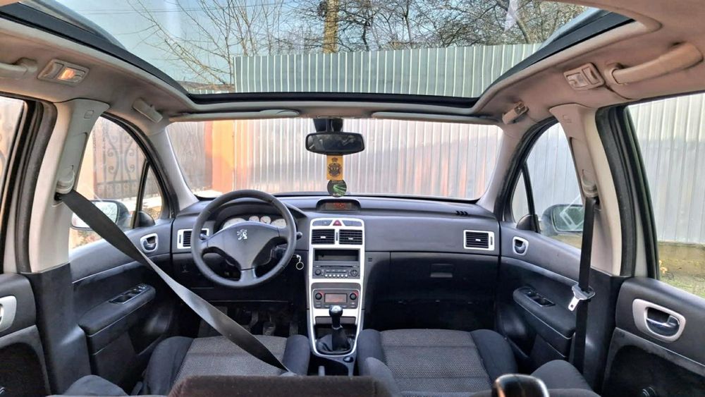 Dezmembrez Peugeot 307 break 1.6hdi