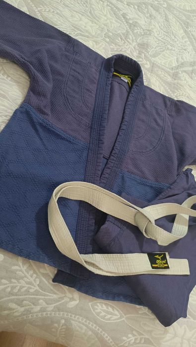 Продам кимоно для мальчика