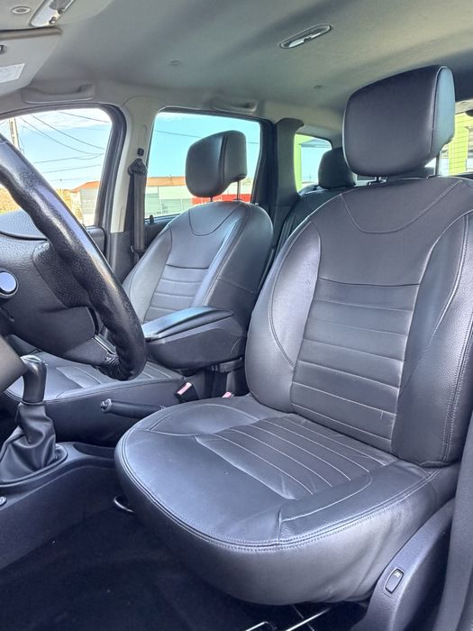 Dacia Duster 4x2 1.6 Benzina 105CP / Gaz din fabrica GPL / EURO 5 / 2015 / Model Prestige
