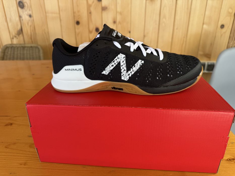 Adidasi NEW BALANCE marimea 43 . Noi!