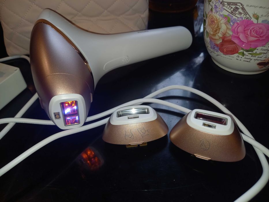 Продавам фотоепилатор Phillips Lumea 9900 BRI 973/00