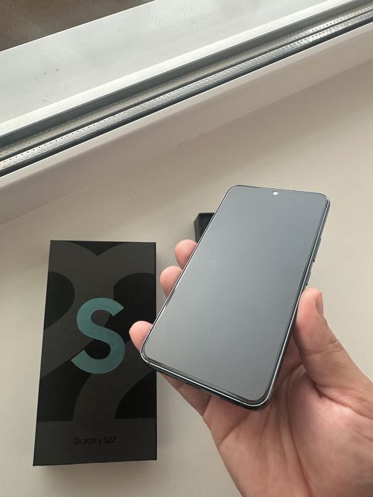 Samsung S22 8/128gb