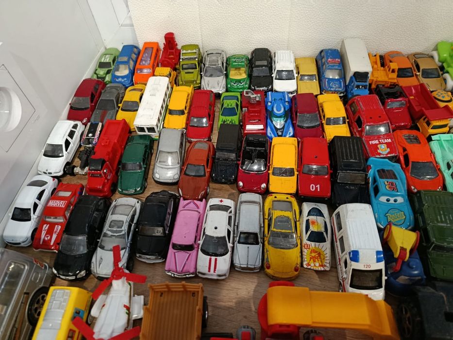 Игрушки , машинки