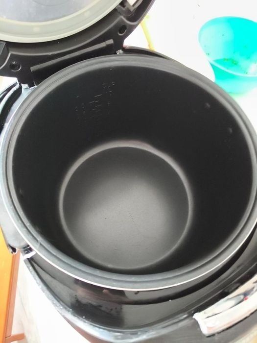 Продам мультиварку redmond rmc-70