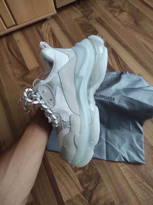 Balenciaga triple s clear white
